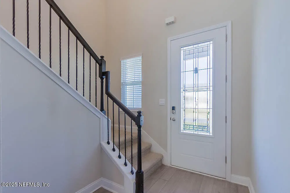 3 bed, 2.5 bath, 2231 sqft, $2,850 — Photo 3