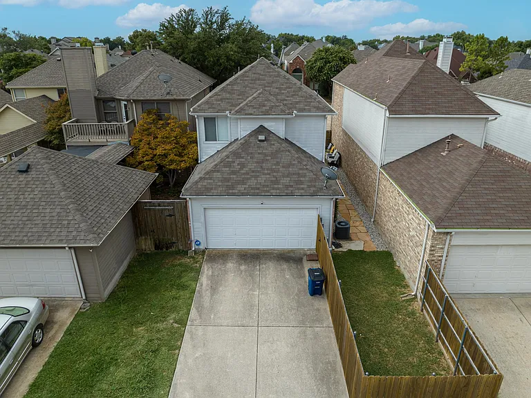 6011 Barrington Ct — Photo 24