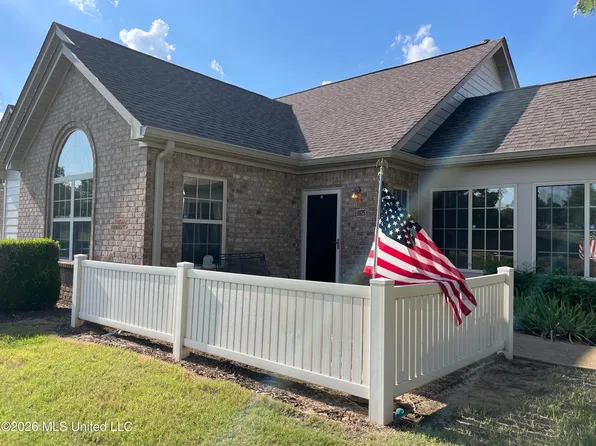 8925 Oak Branch Ln, Olive Branch, MS 38654