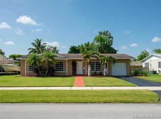9230 SW 181st St, Palmetto Bay, FL 33157
