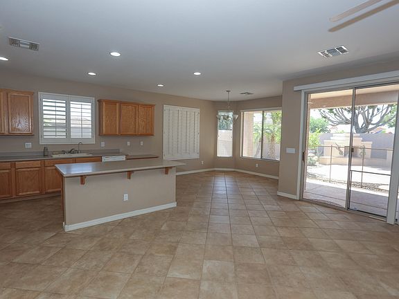 4th image of 9315 W Tonopah Dr