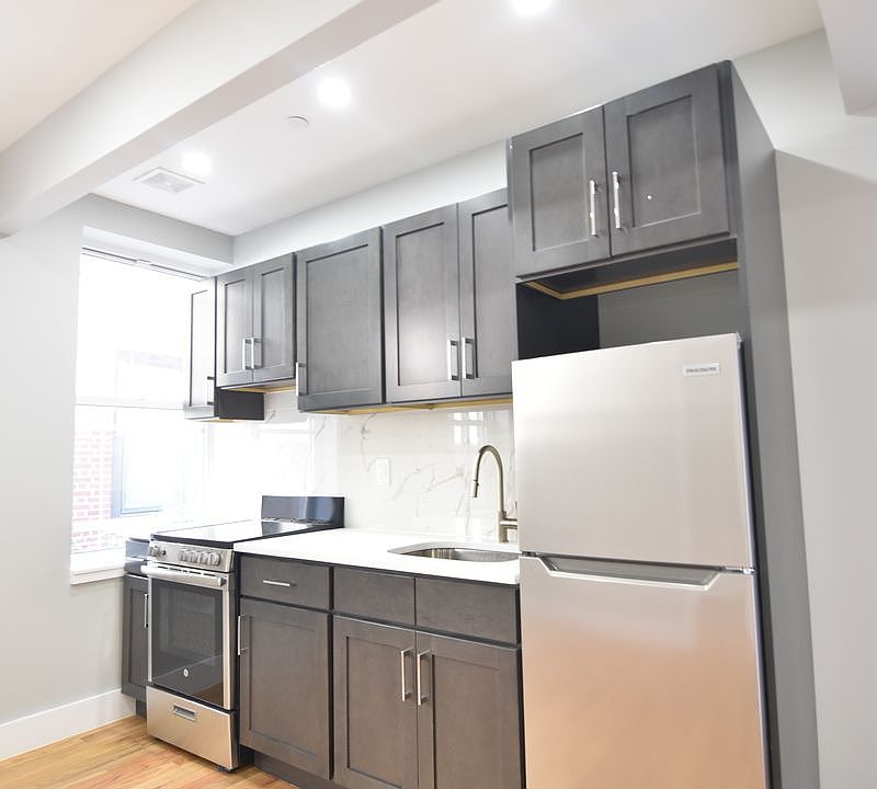1st image of 1667 Popham Ave #3A