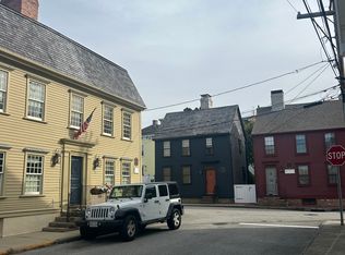 2 Elm St, Newport, RI 02840