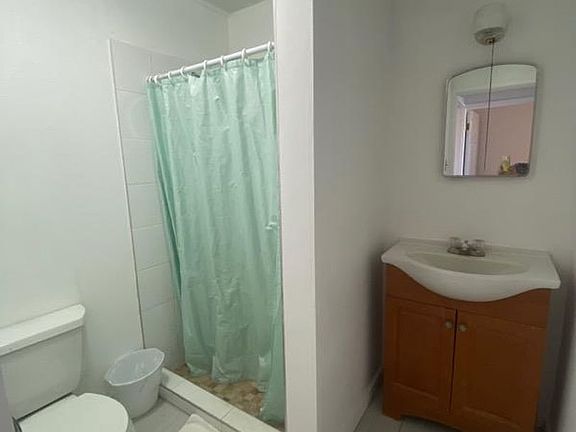 5th image of 931 Coolidge St APT 205