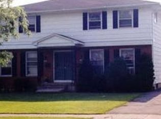 62 N Maplemere Rd, Williamsville, NY 14221