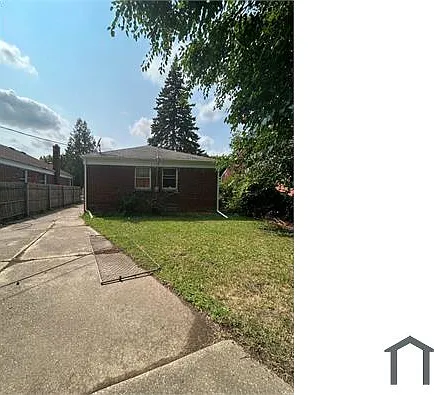 19328 Gable St