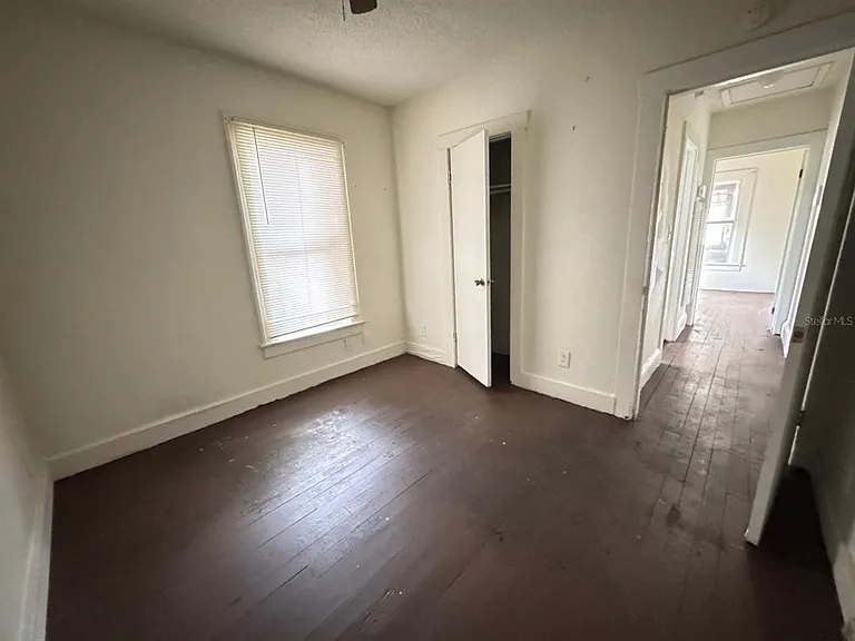 728 Columbia St — Photo 17