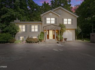 134 Magic Mountain Rd, Henryville, PA 18332