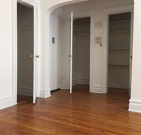 3rd image of 50 W 55th St APT 3F