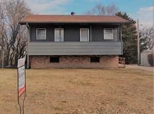 236 1st St, Phillipsburg, KS 67661