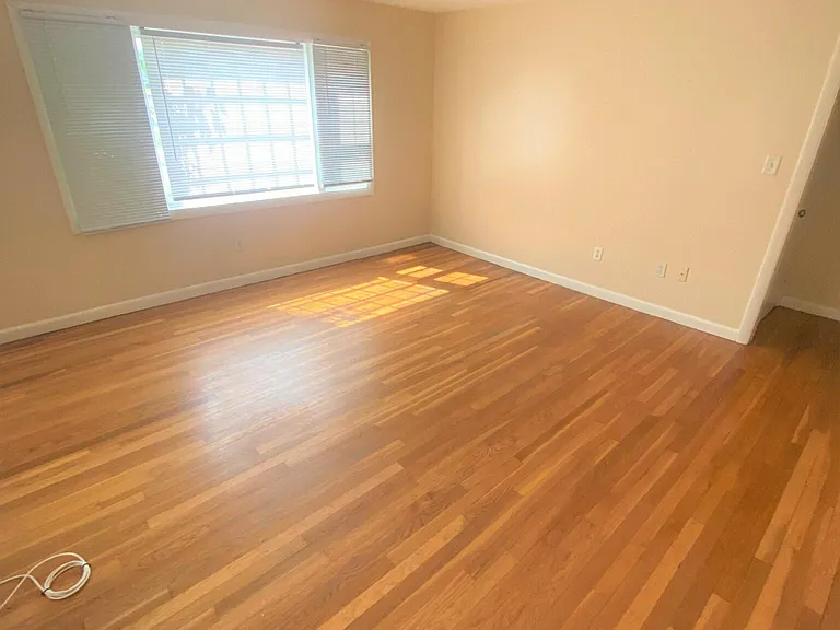 8 Abington Ave — Photo 4