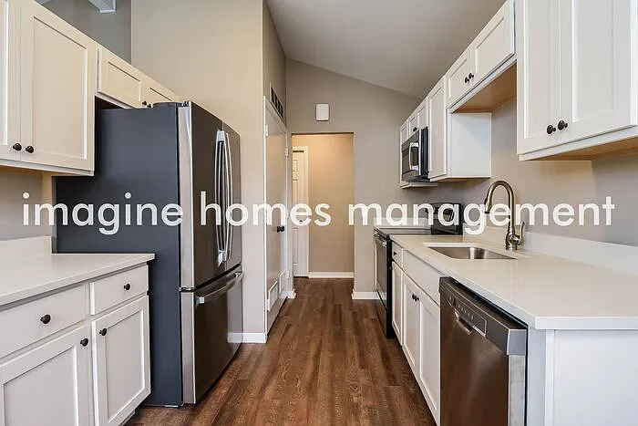 496 Abbyshire Dr — Photo 6