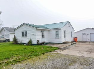 558 Dogwood Dr, Arthur, IL 61911
