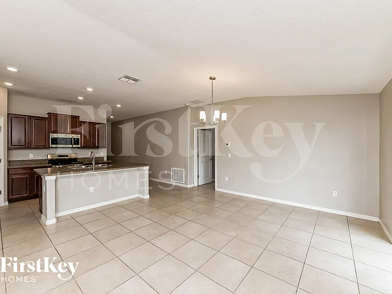 9637 Sage Creek Dr — Photo 4