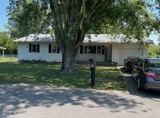 1320 Woodlawn Ave, Mount Vernon, MO 65712