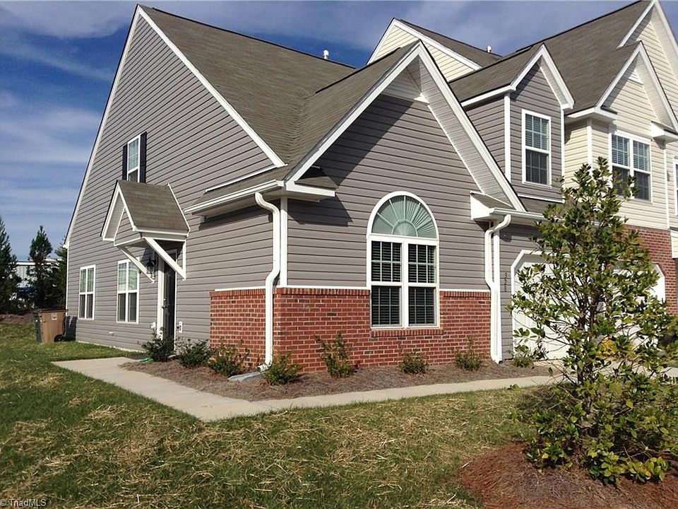 1st image of 328 Robyns Glen Cir