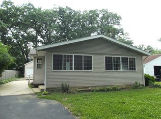 104 Oak Knoll Dr, Lake villa, IL 60046