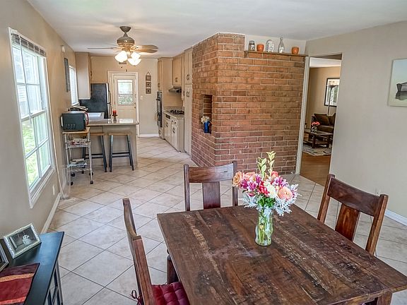 5th image of 15350 Covello St