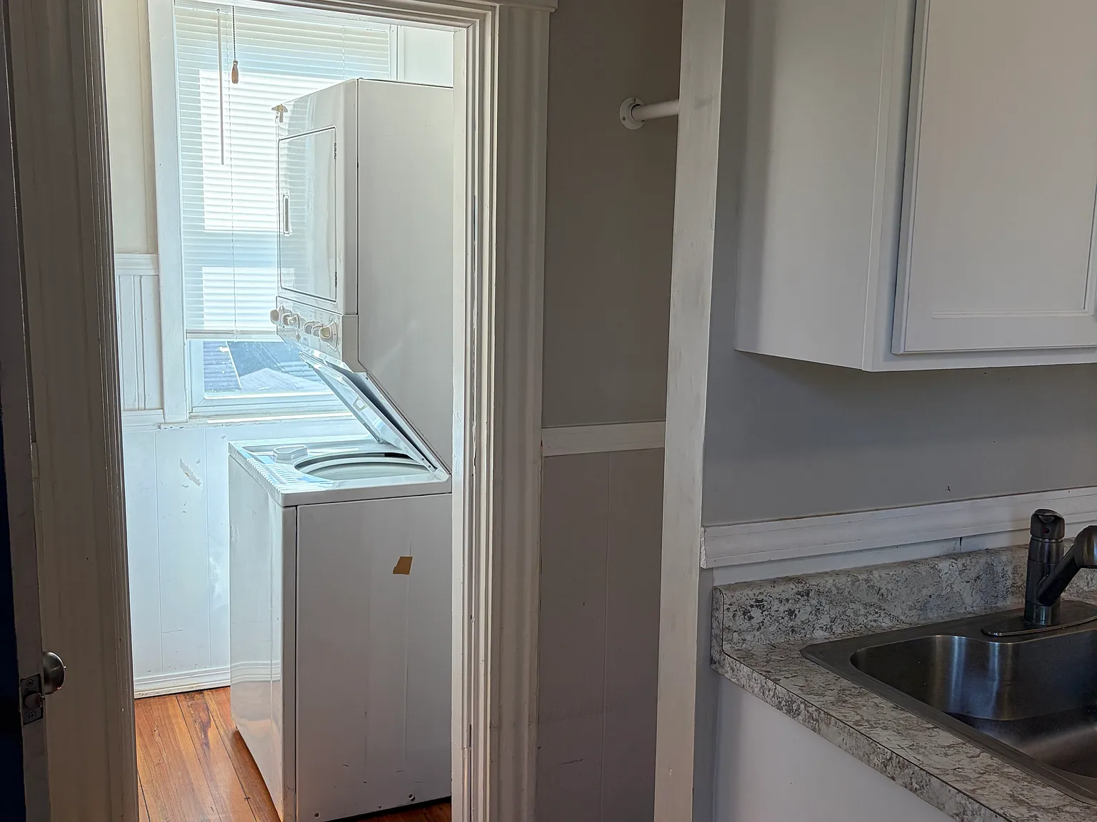 3 bed, 1200 sqft, $2,400 — Photo 2