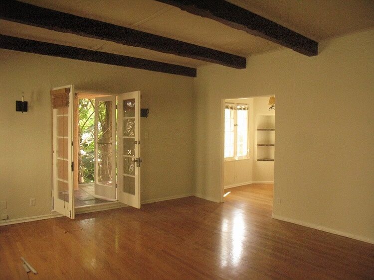 1st image of 401 N Sycamore Ave APT 6