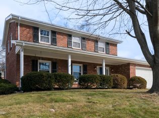 10707 Sunderland Rd, Douglass Hills, KY 40243