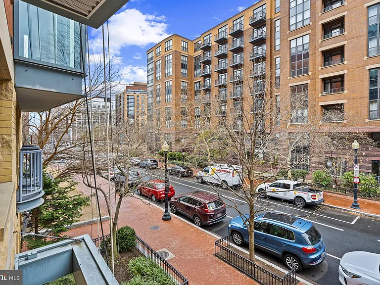 1117 10th St NW #202 — Photo 22