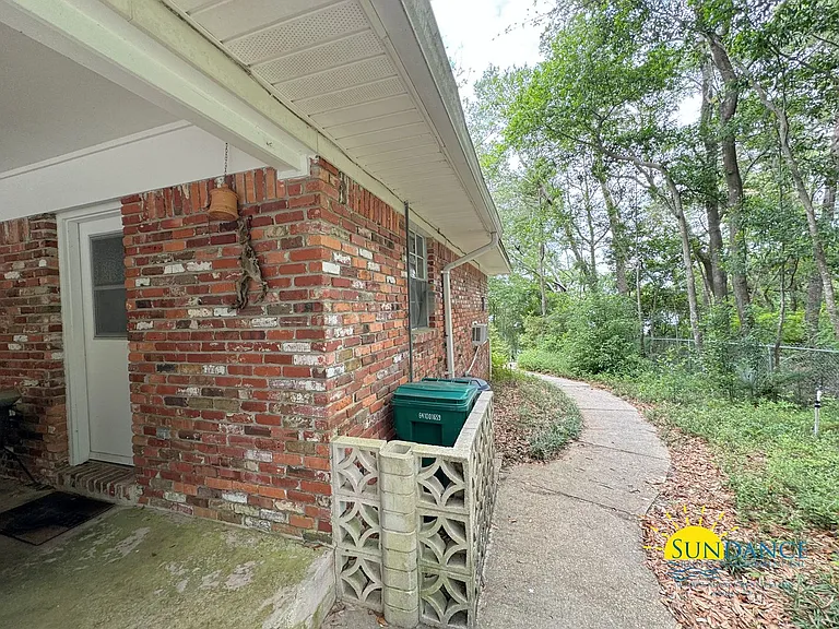 7 Longwood Dr — Photo 17
