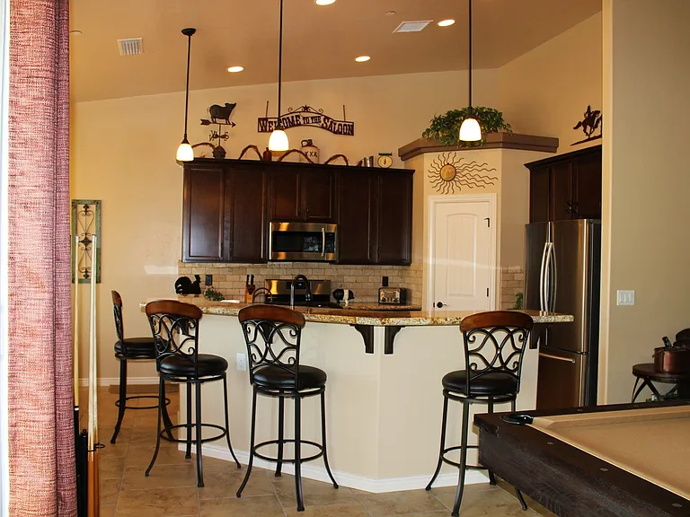 1074 Gleneagles Dr — Photo 5