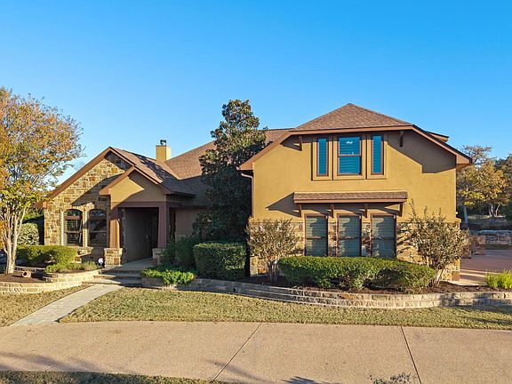 2nd image of 204 Overlook Ct