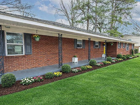 2nd image of 2662 Elmore Park Rd