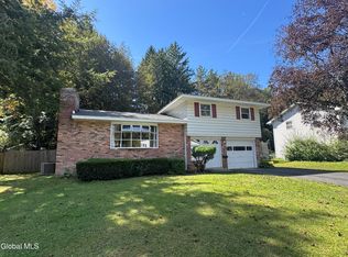 7 Woodside Court, Wynantskill, NY 12198