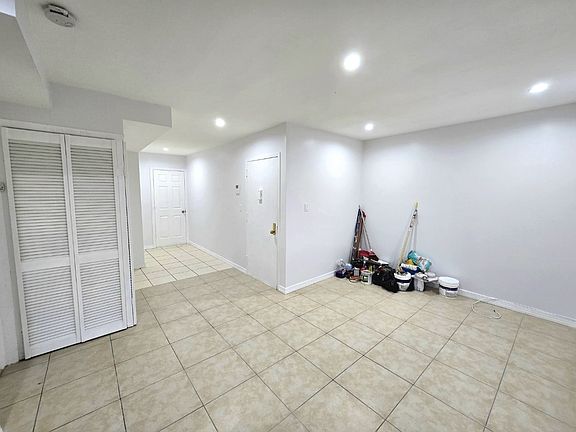 4th image of 35-50 32nd St #4