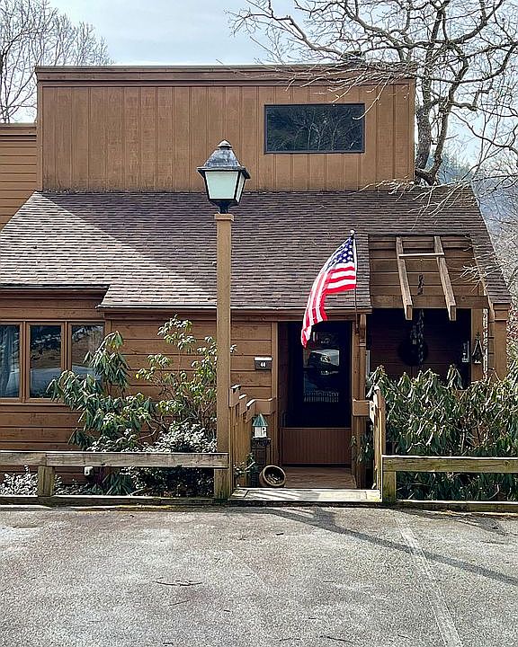 Welcome to 109 Emerald Ridge