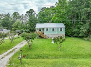 766 Swan Point Rd, Washington, NC 27889