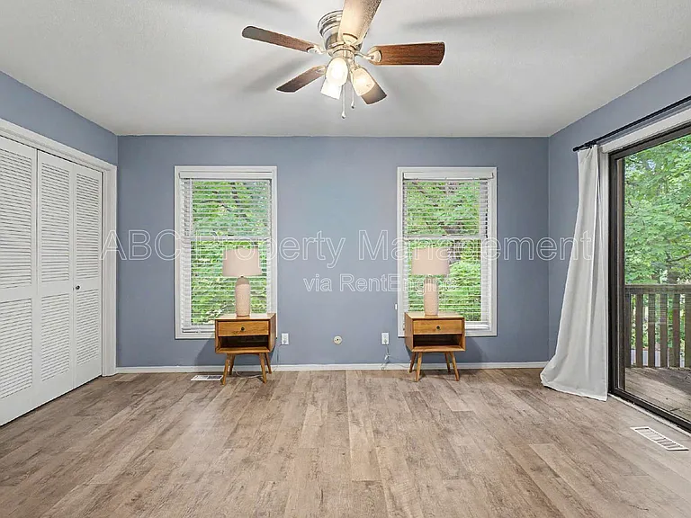2 William Ln — Photo 9