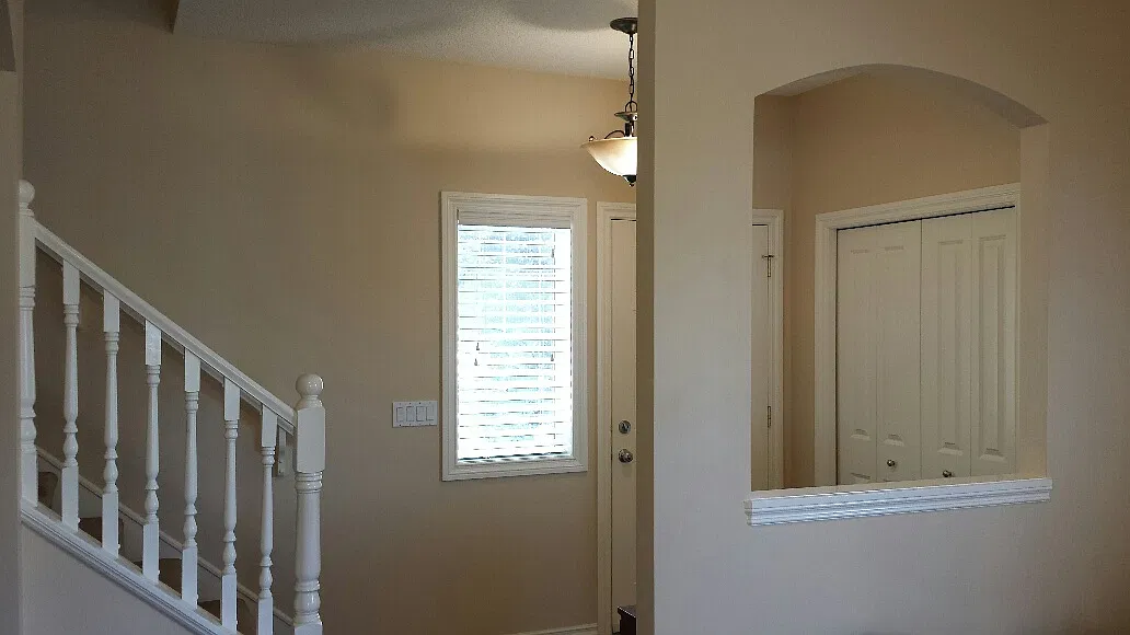 5 bed, 3.5 bath, 2800 sqft, $3,000 — Photo 2
