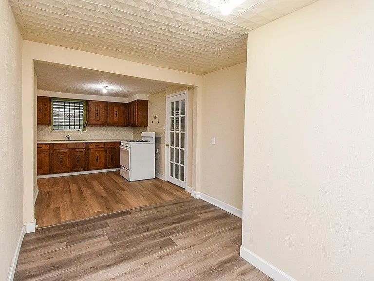 4021 Eddie St — Photo 11