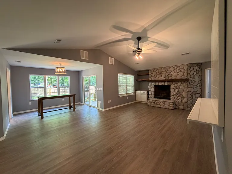 1270 Skyview Dr — Photo 17