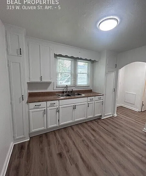 319 W Oliver St #5 — Photo 3