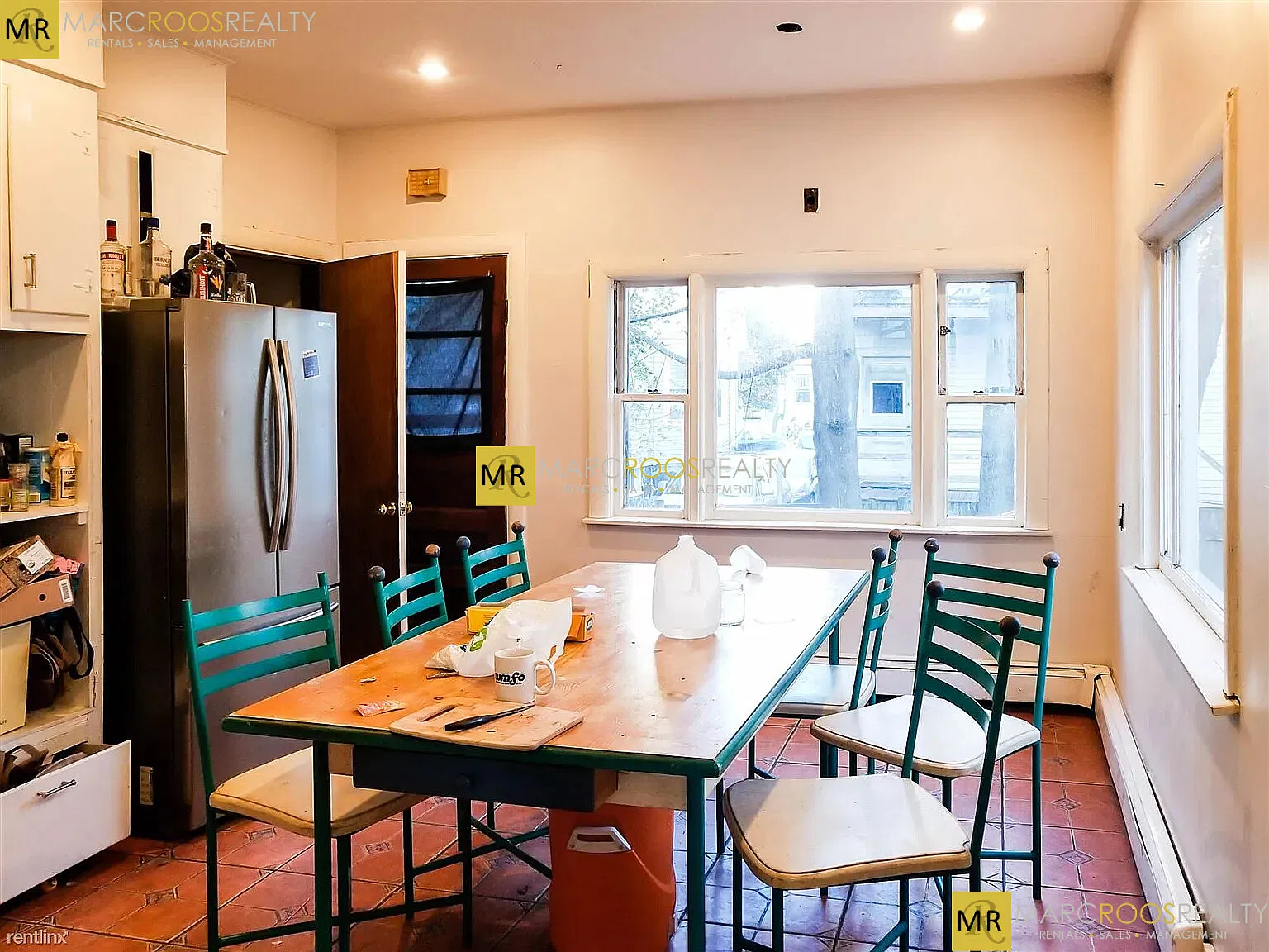4 bed, 9999 sqft, $5,500 — Photo 4