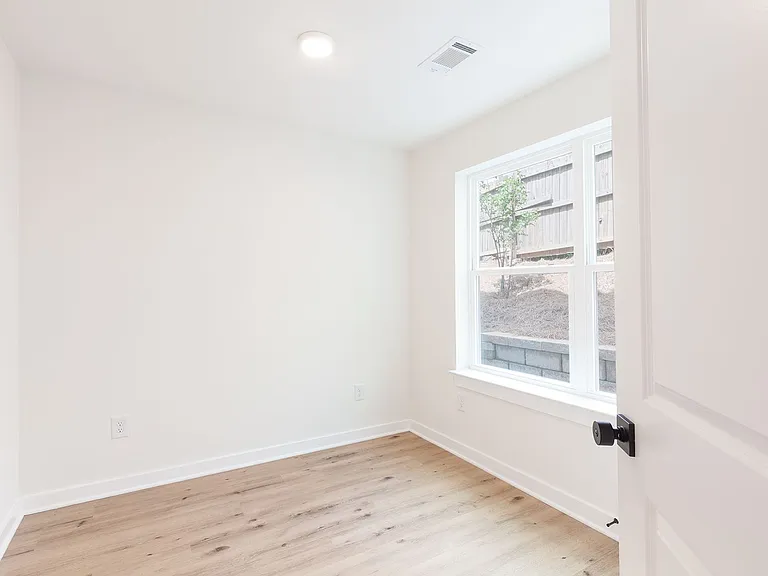 402 McDonough Blvd SE #B3 — Photo 3