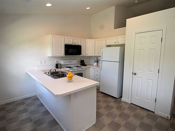 2nd image of 117 Chicoma Dr