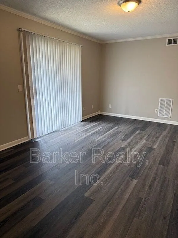 Building Photo - 203 E Ransom St #3A