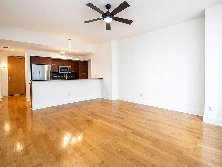603 Davis St #1207 — Photo 2