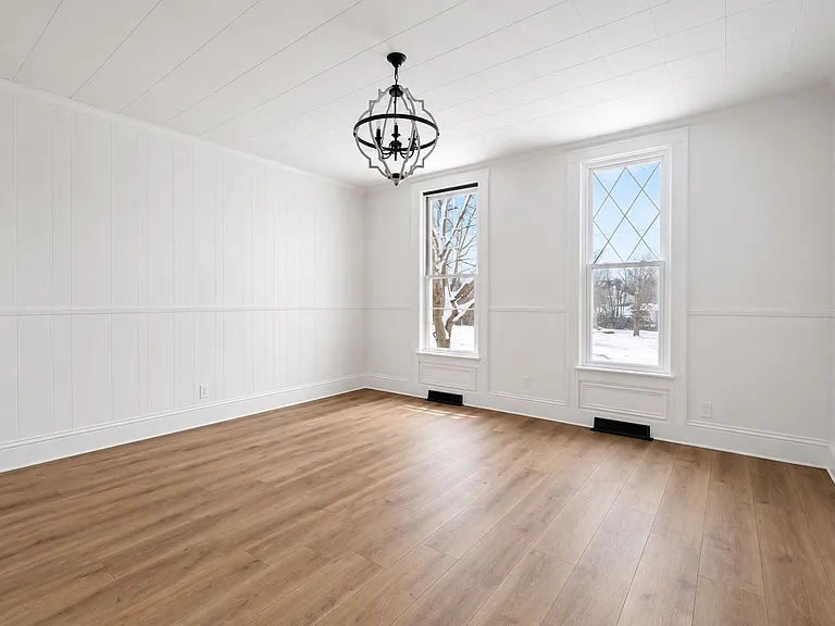 242 Laurel Oak St — Photo 2