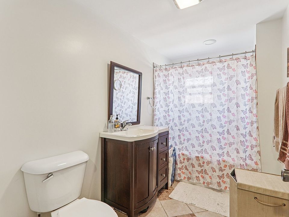 2nd image of 4517 N Austin Ave