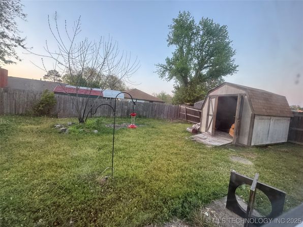 10653 E 18th St, Tulsa, OK 74128