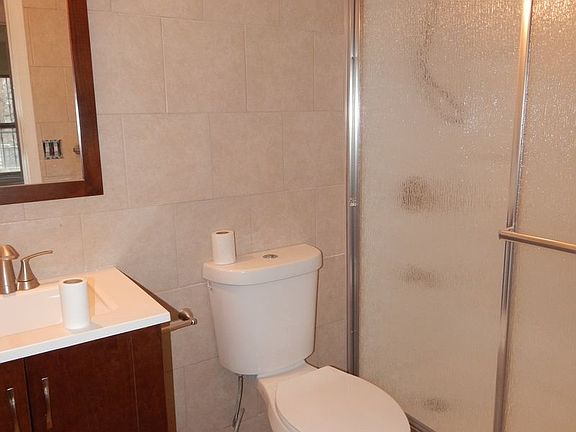 4th image of 588 Kosciuszko St #1