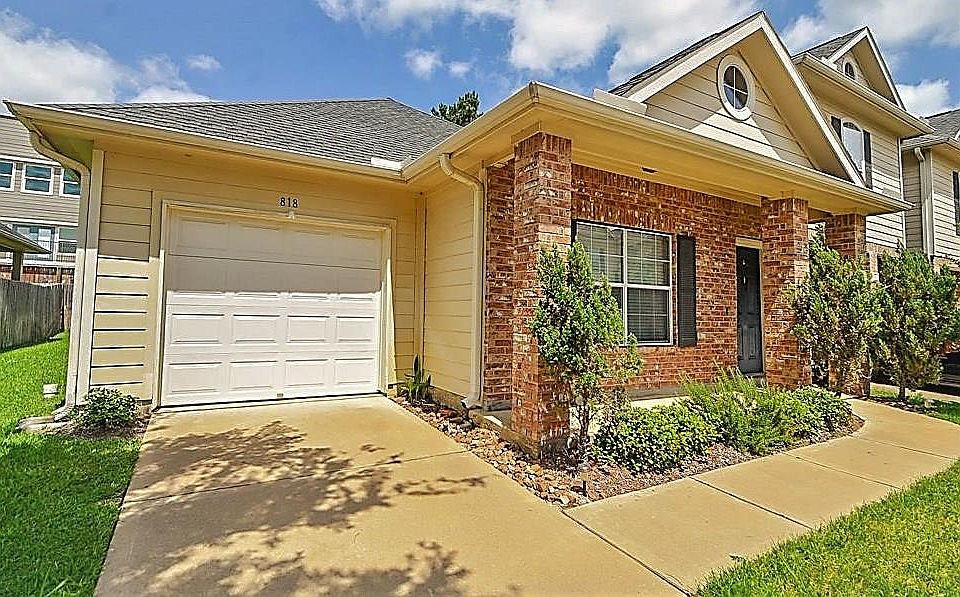 1st image of 818 Sterling Creek Cir