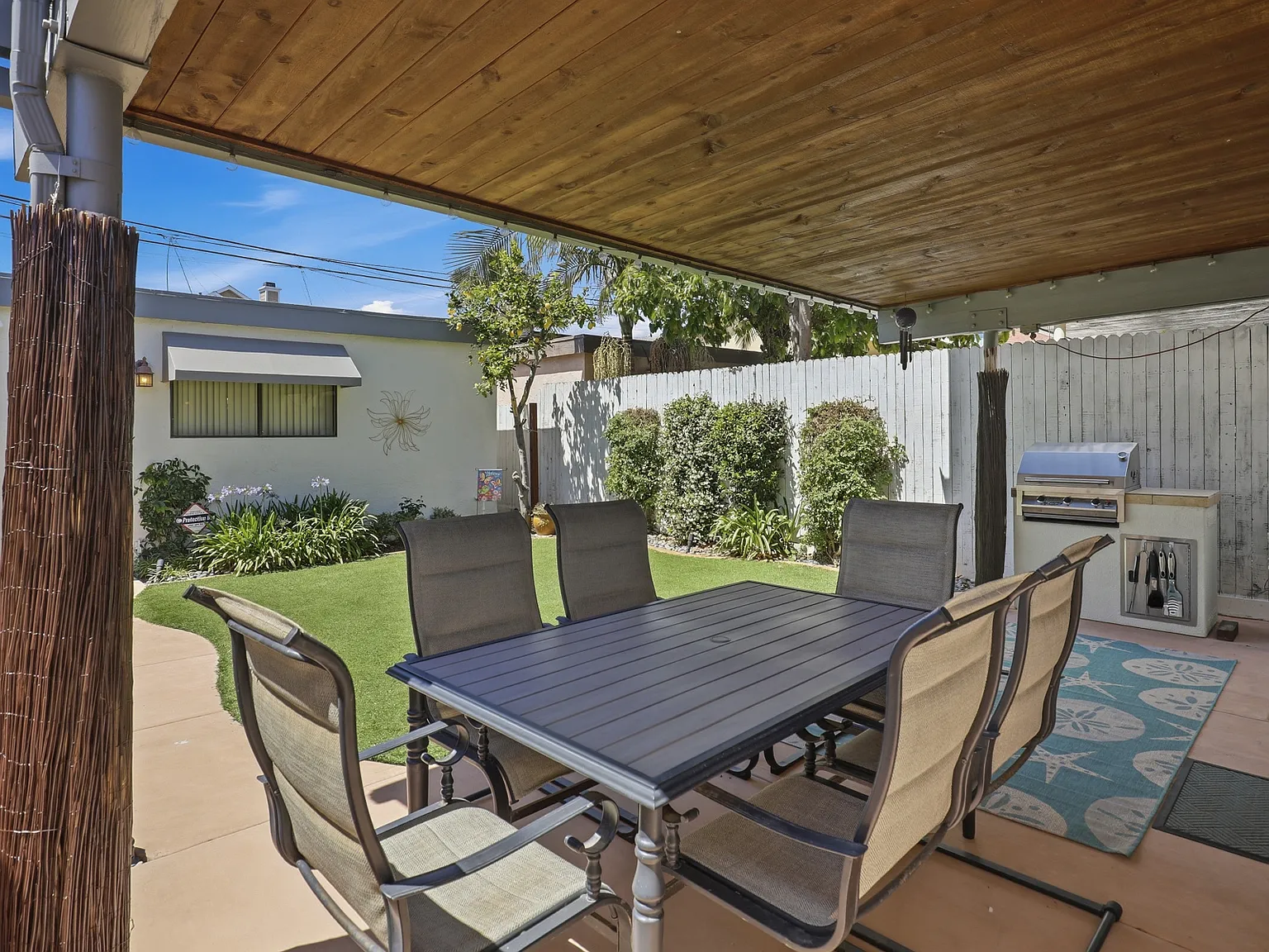 3 bed, 2.5 bath, 2052 sqft, $12,500 — Photo 3
